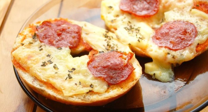 Пицца на батоне