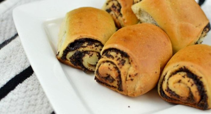 Дрожжевые булочки с маком