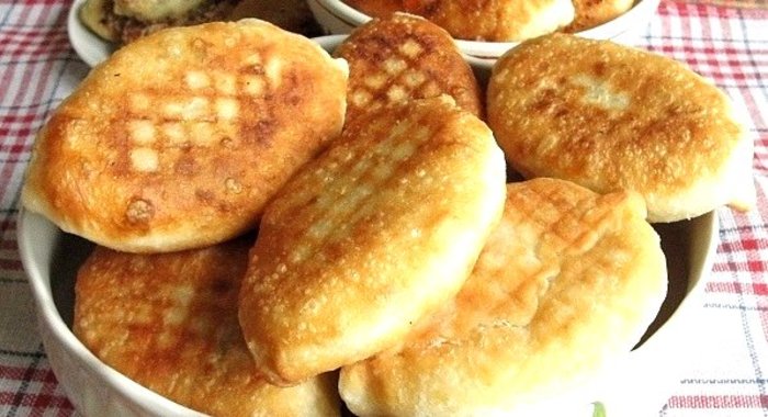Быстрое тесто на пирожки жареные