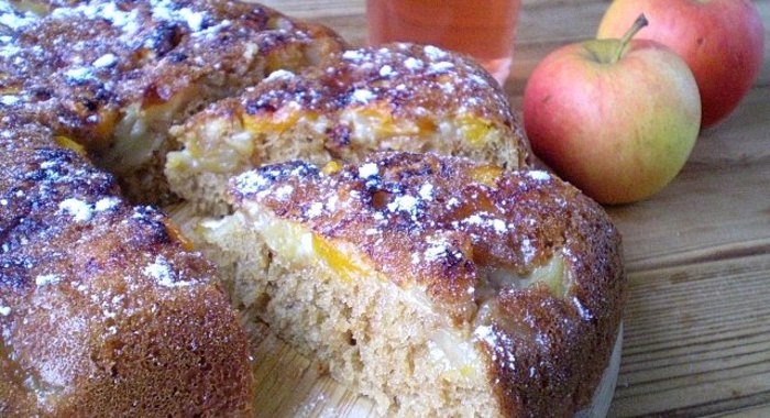 Пирог с тыквой и яблоками