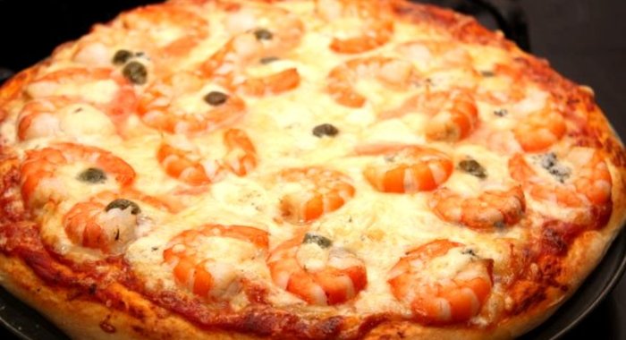 Пицца с креветками в мультиварке