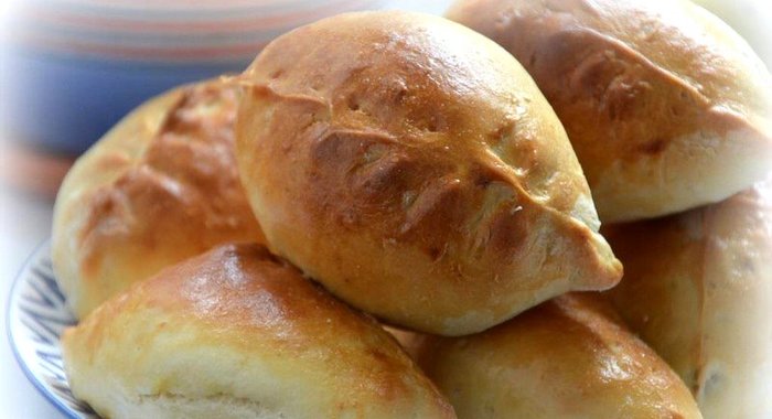 Пирожки дрожжевые с капустно-картофельной начинкой