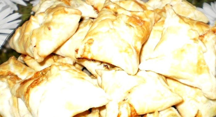 Пирожки с колбасой и сыром