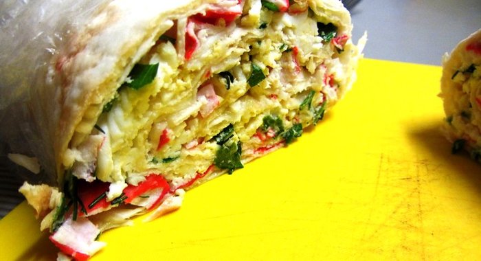 Рулет из крабовых палочек в лаваше