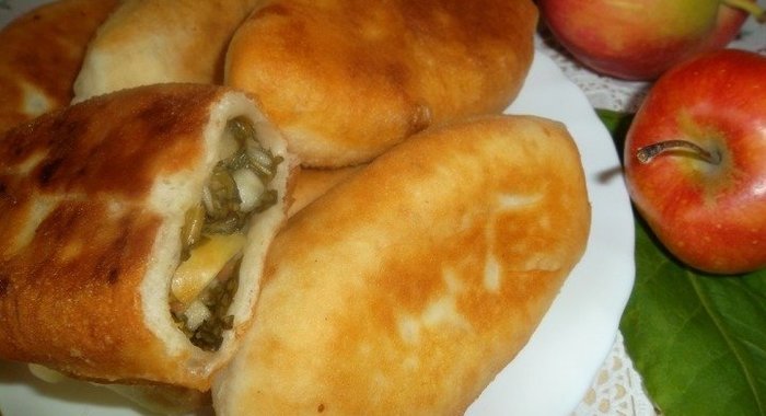 Пирожки со щавелем и яблоками