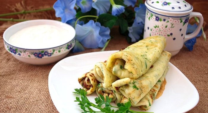 Сырные блины с зеленью