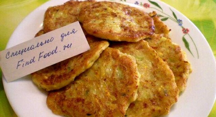 Оладьи кабачковые с сыром и чесноком