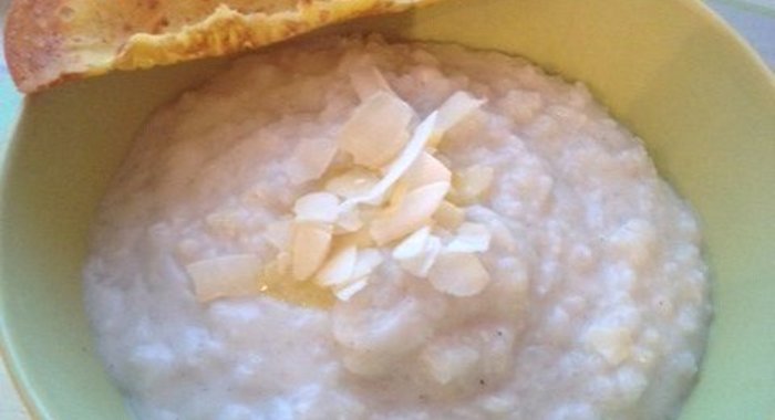 Рисовая каша с кокосом