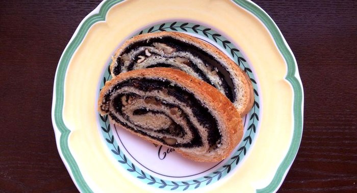 Рулет с маково-ореховой начинкой