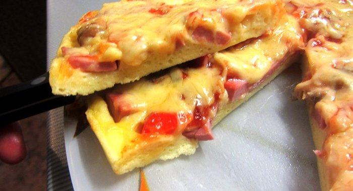 Быстрая пицца из сметанного теста