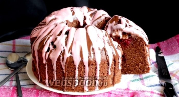 Шоколадно-вишнёвый кекс