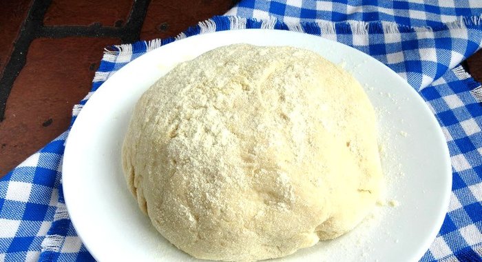 Дрожжевое тесто с кукурузной мукой