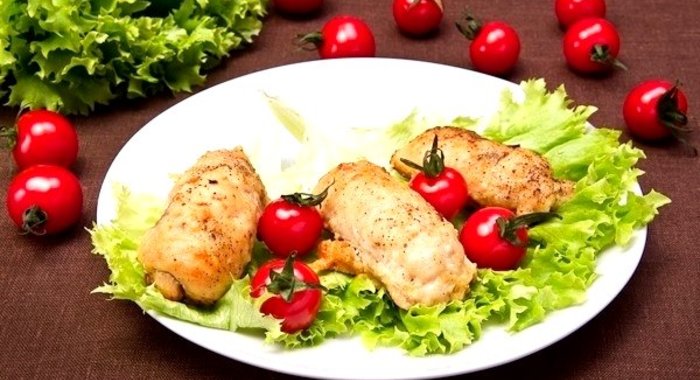 Рулетики из куриного филе с ветчиной