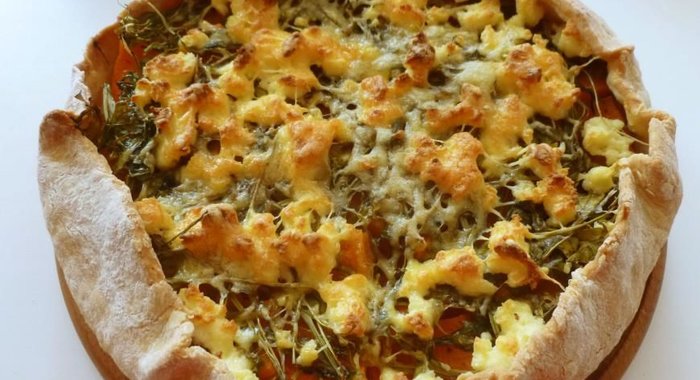 Пирог с рукколой, тыквой и адыгейским сыром