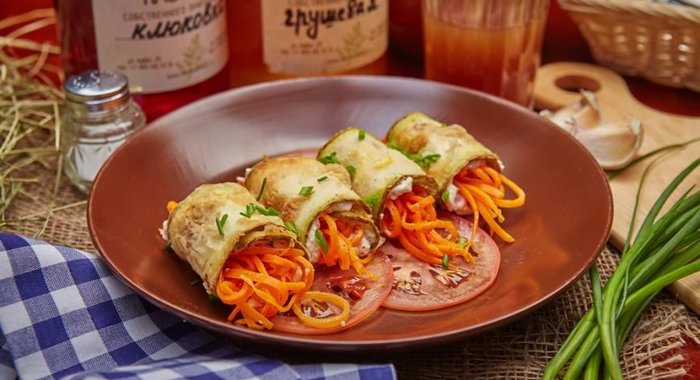 Рулетики из кабачков с морковью по-корейски