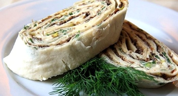 Рулет из лаваша с грибами