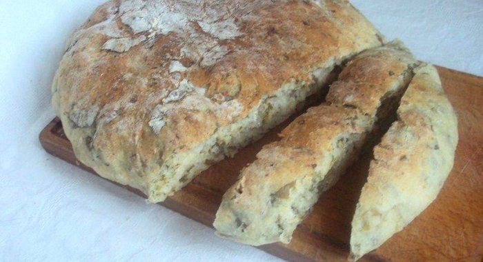 Хлеб со шпинатом и козьим сыром