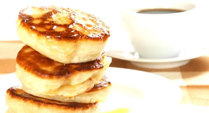 Пышные яблочные оладьи