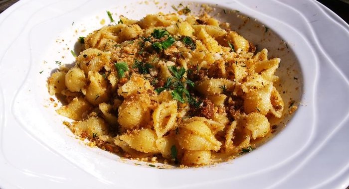 Паста с хлебной крошкой