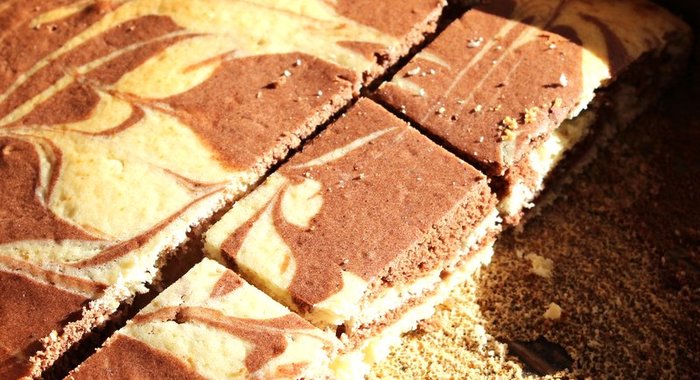 Мраморный кекс с лимонной цедрой