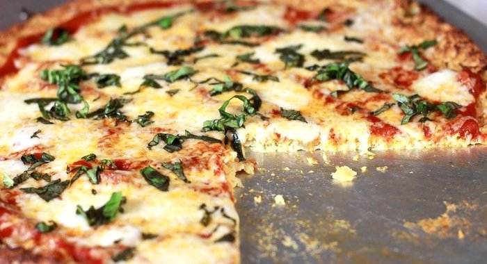 Пицца с сыром в корочке