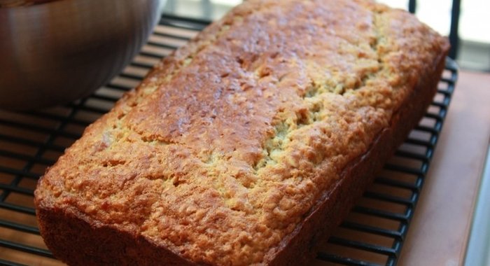 Хлеб с бананом и со сметаной