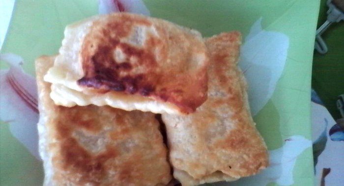 Слоеные пирожки с яблоками