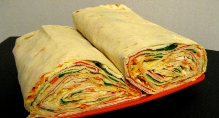 Рулет с крабовыми палочками