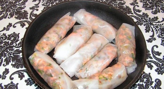 Рисовые блинчики с лососем