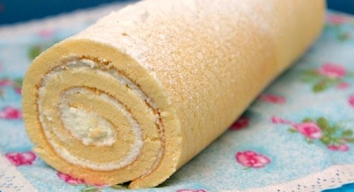 Рулет бисквитный с творожным кремом