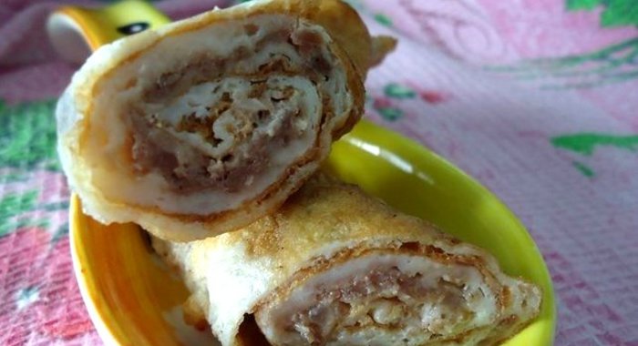 Яичный рулет с фаршем