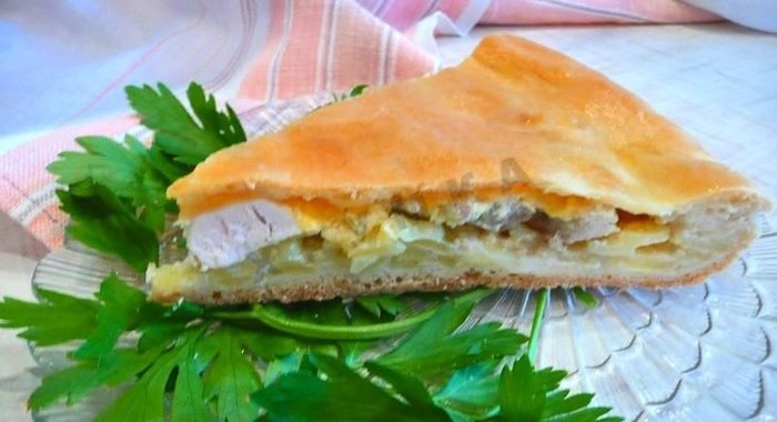 Пицца деревенская с курицей закрытая