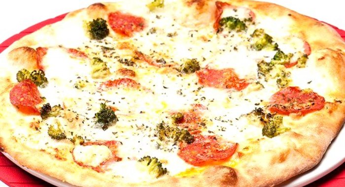 Пицца с капустой брокколи