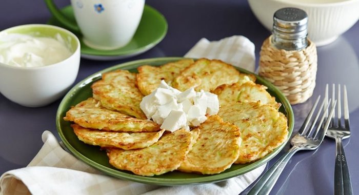Оладьи из кабачков с сыром фета