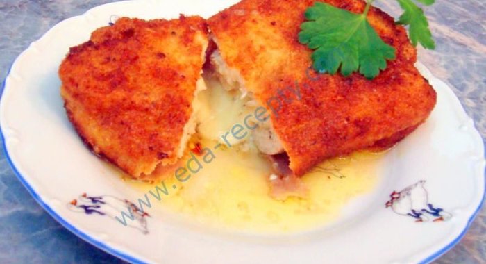 Куриные котлеты из грудки с сыром