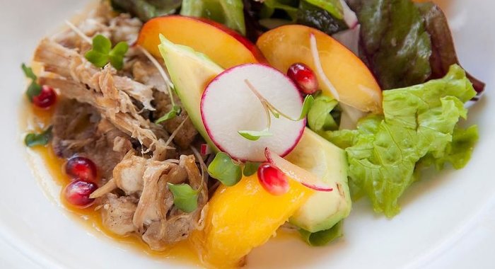 Тапас из белого хлеба с разными начинками