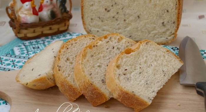 Молочный хлеб с семенами льна в хлебопечке