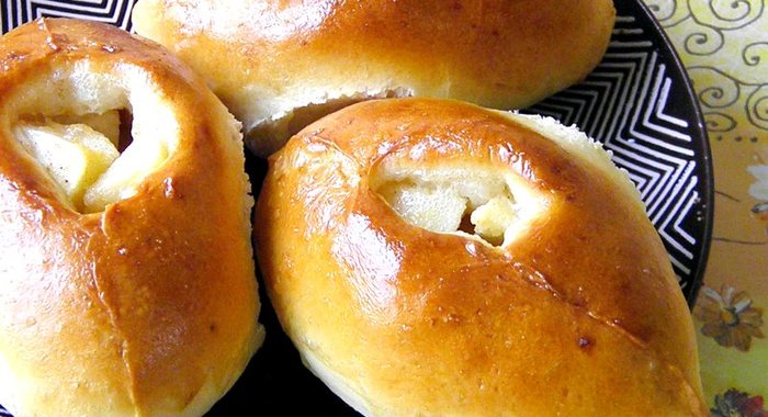 Расстегаи с яблоками