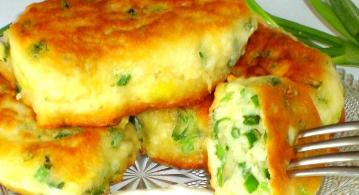 Оладьи с луком на кефире