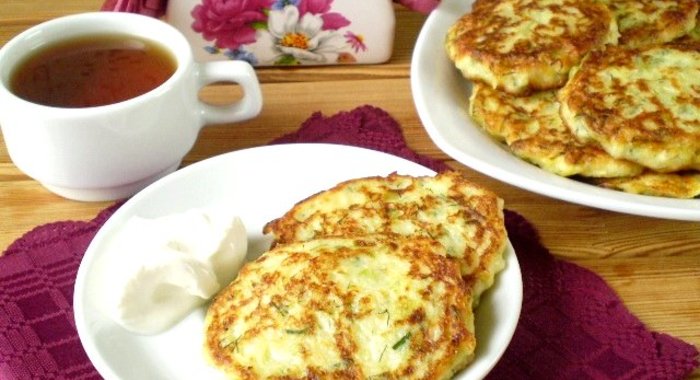 Капустные оладьи с манкой