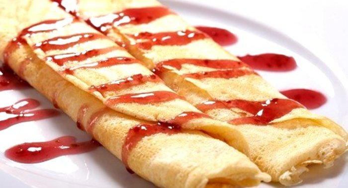 Блины с ягодами и маскарпоне