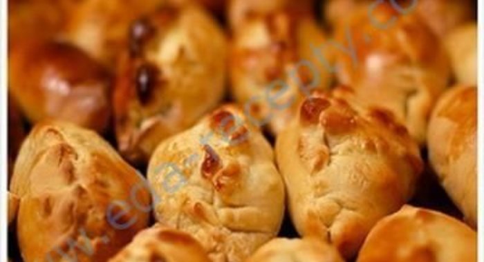 Дрожжевые пирожки с яблоками и бананом