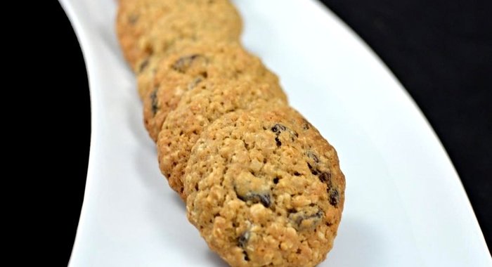 Овсяное печенье с изюмом