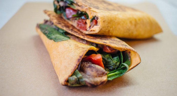 Картофельные пирожки с мясом и орешками