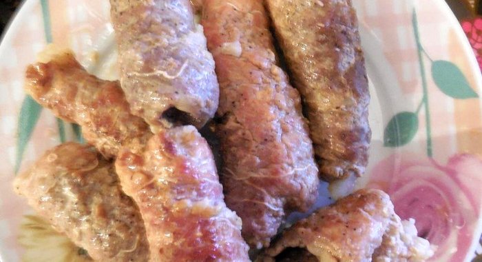 Мясные рулетики с салом