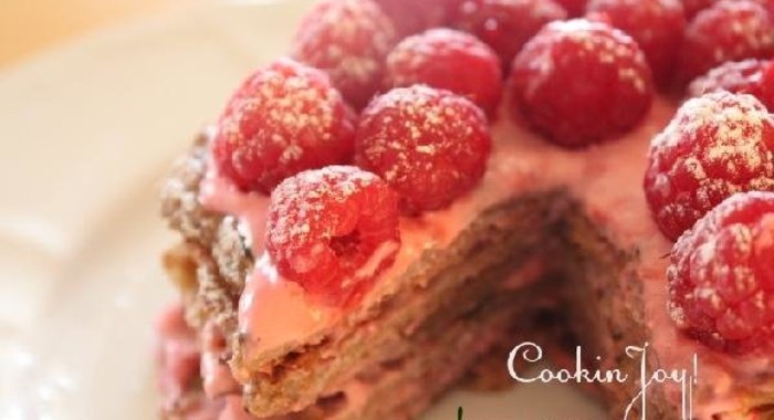 Фитнес-торт с малиновым кремом