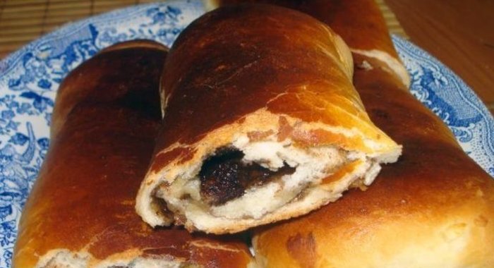 Рулет с миндалем и корицей