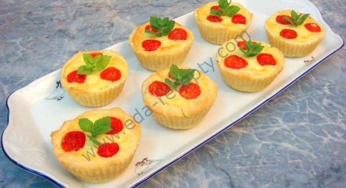 Закусочные кексы со сметанной начинкой