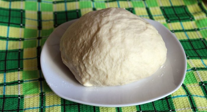 Пельменное тесто на минеральной воде ( в хлебопечке)