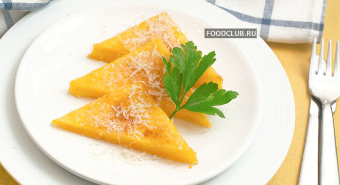 Запеченная полента с пармезаном
